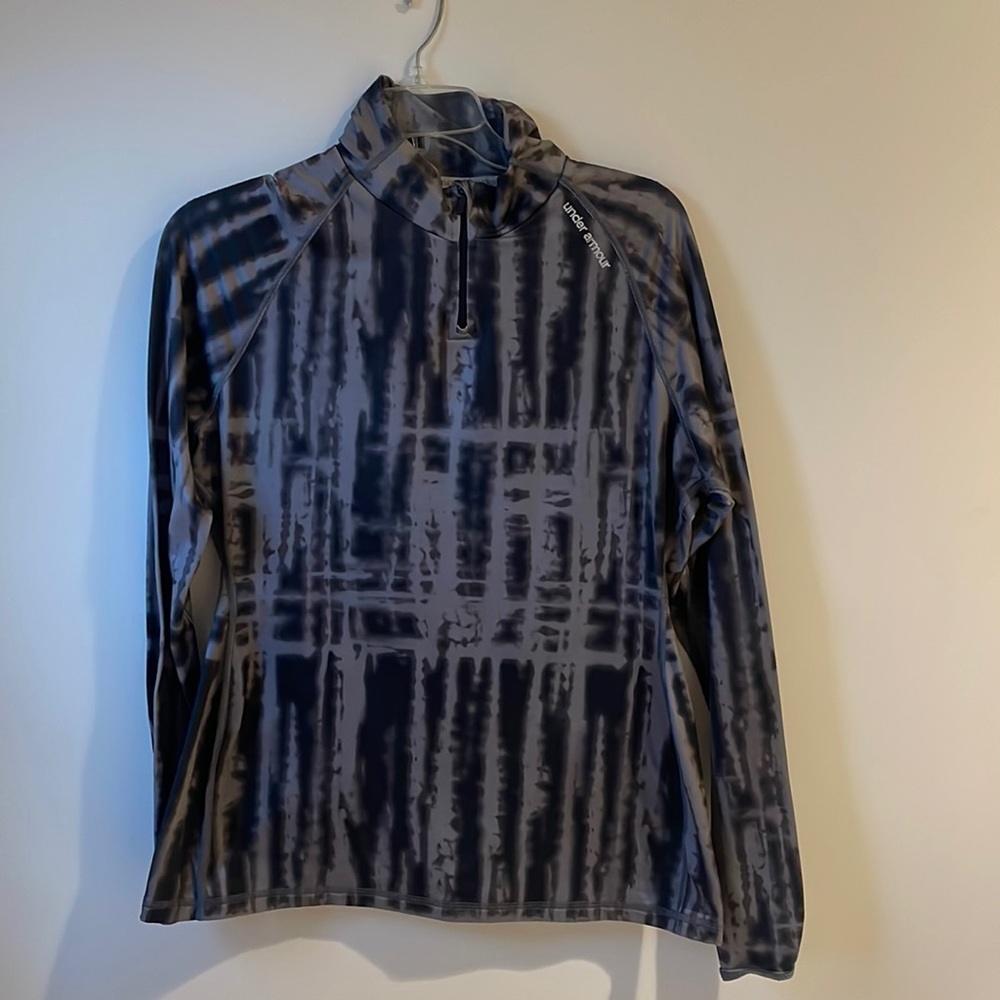 Under armor grey/black exercise shirt